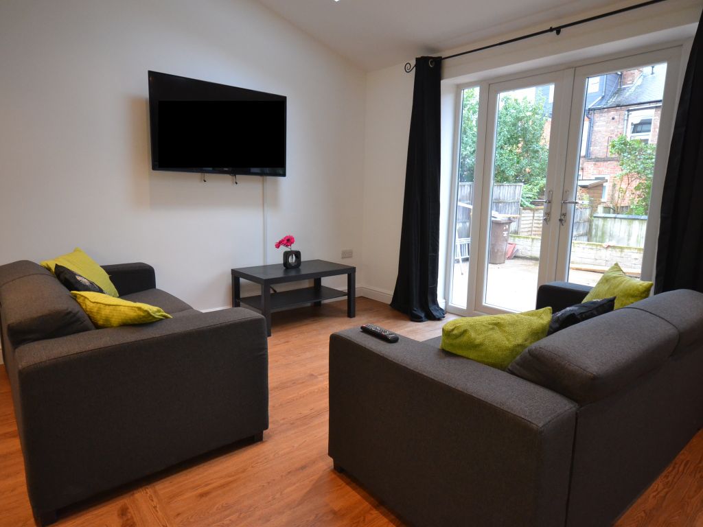 6 bed semidetached house for sale in Ednaston Road, Dunkirk