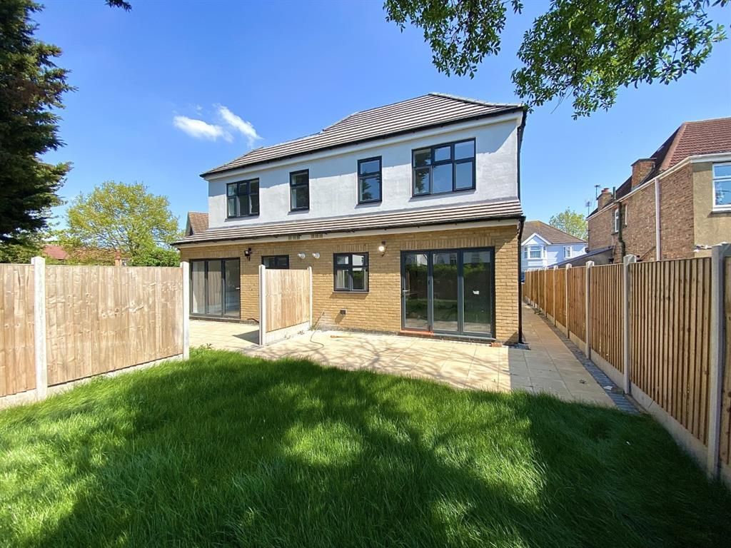 6 bed semidetached house for sale in Saint Avenue, Southall
