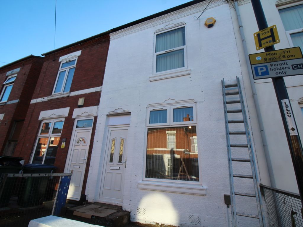 4 bed end terrace house to rent in Northfield Road, Coventry CV1, £