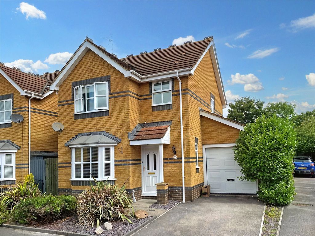 3 bed detached house for sale in Squires Copse, Peatmoor, Swindon