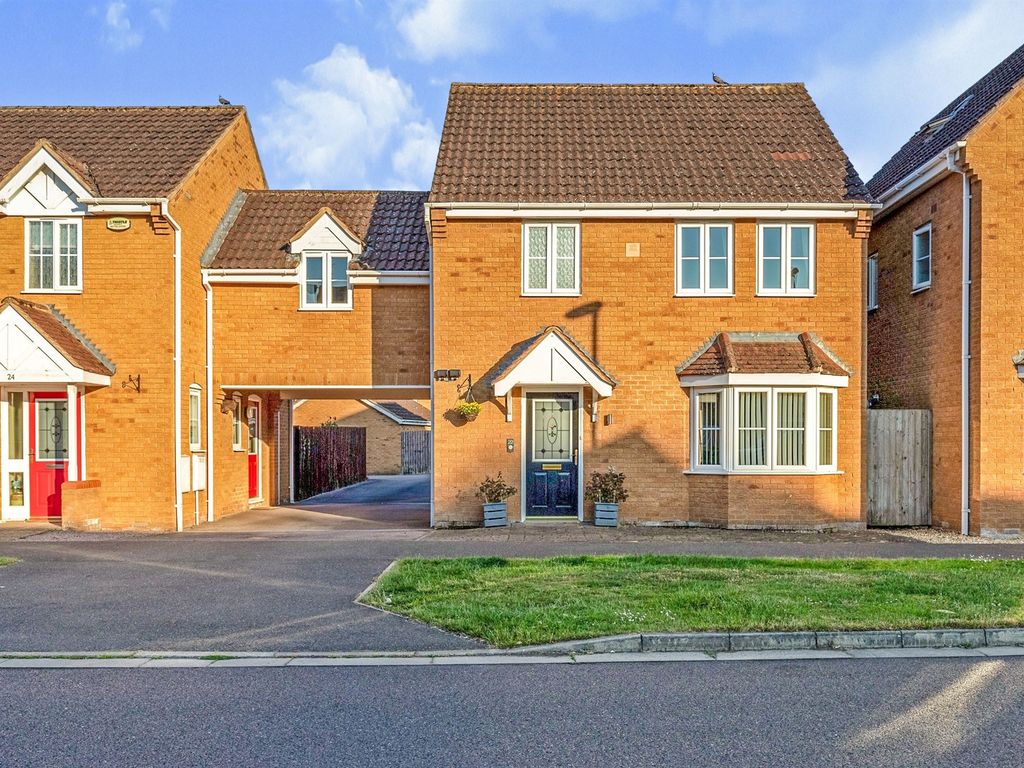 4 bed linkdetached house for sale in Normanton Road, Crowland