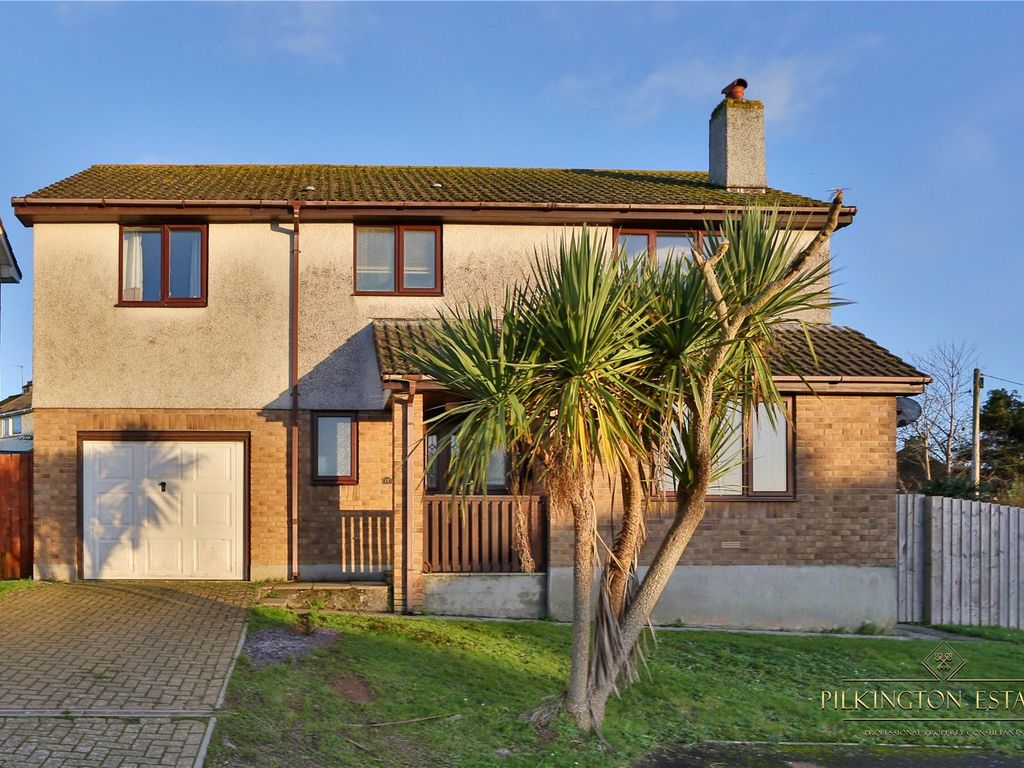 4 bed country house for sale in Camperknowle Close, Millbrook, Torpoint
