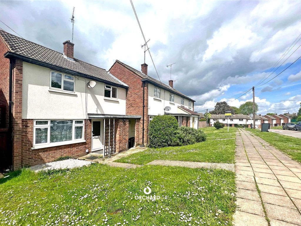 2 bed end terrace house for sale in Saunders Road, Uxbridge, Hillingdon