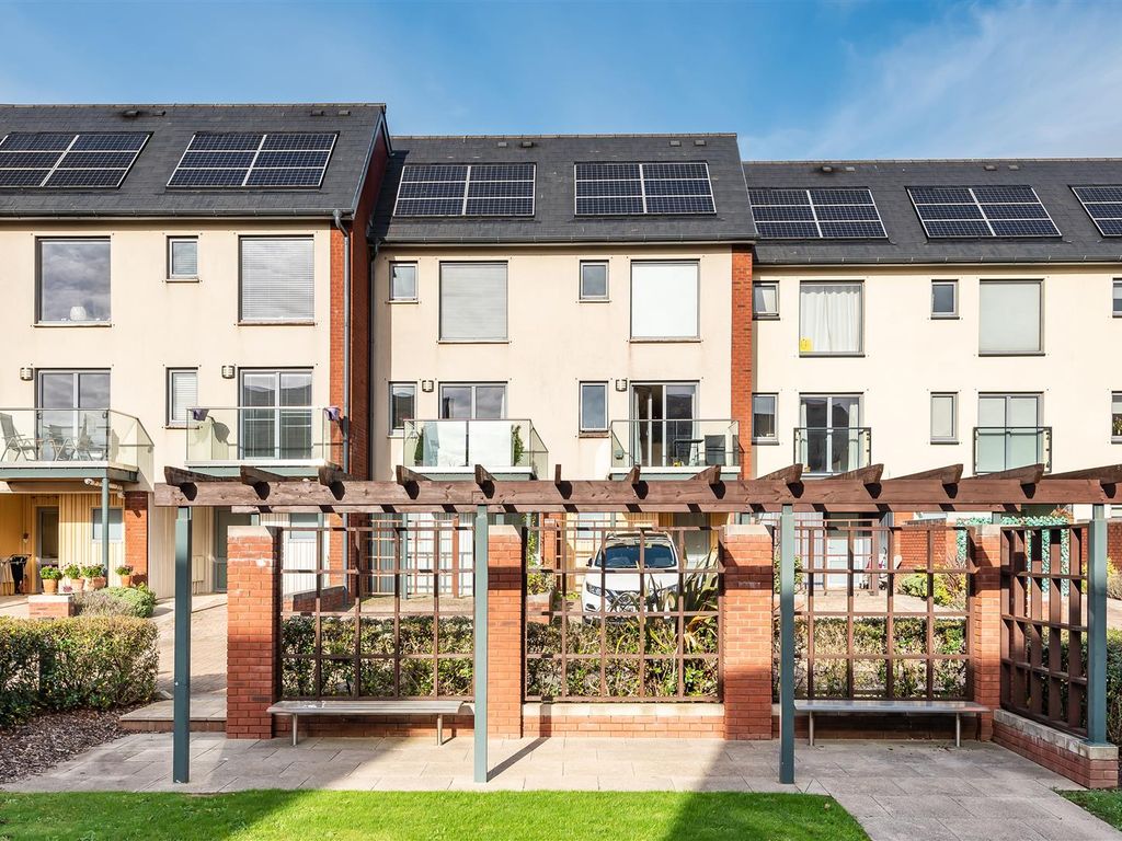 3 bed town house for sale in Langdon Road, Marina, Swansea SA1, £325,000 Zoopla