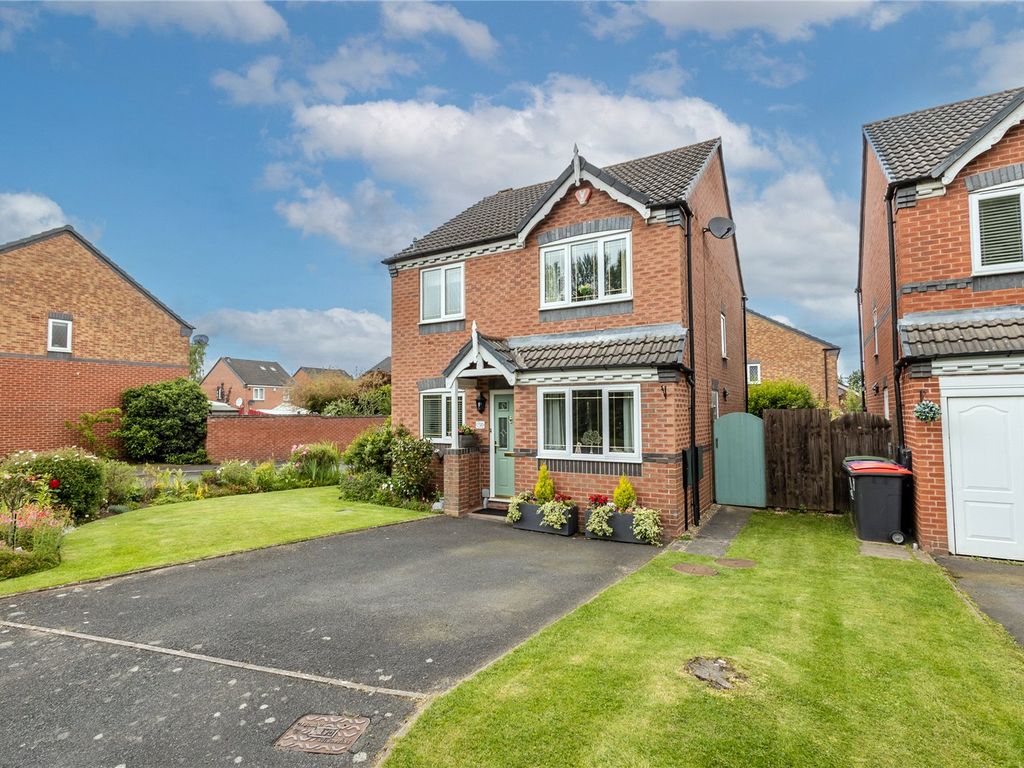 3 bed detached house for sale in St. Aubin Drive, Dawley Bank, Telford