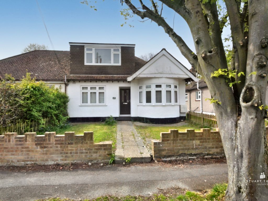 4 bed chalet to rent in Warren Chase, Thundersley, Essex SS7, £1,800