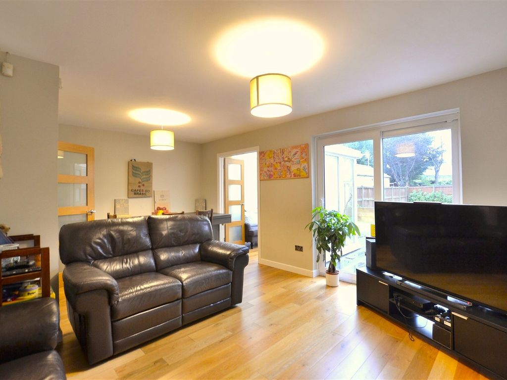 3 bed semidetached house for sale in Stevans Close, Longford