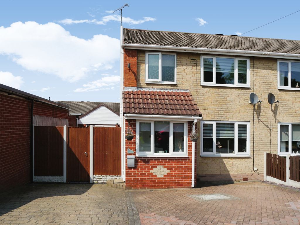 3 bed semidetached house for sale in Metcalfe Avenue, Killamarsh