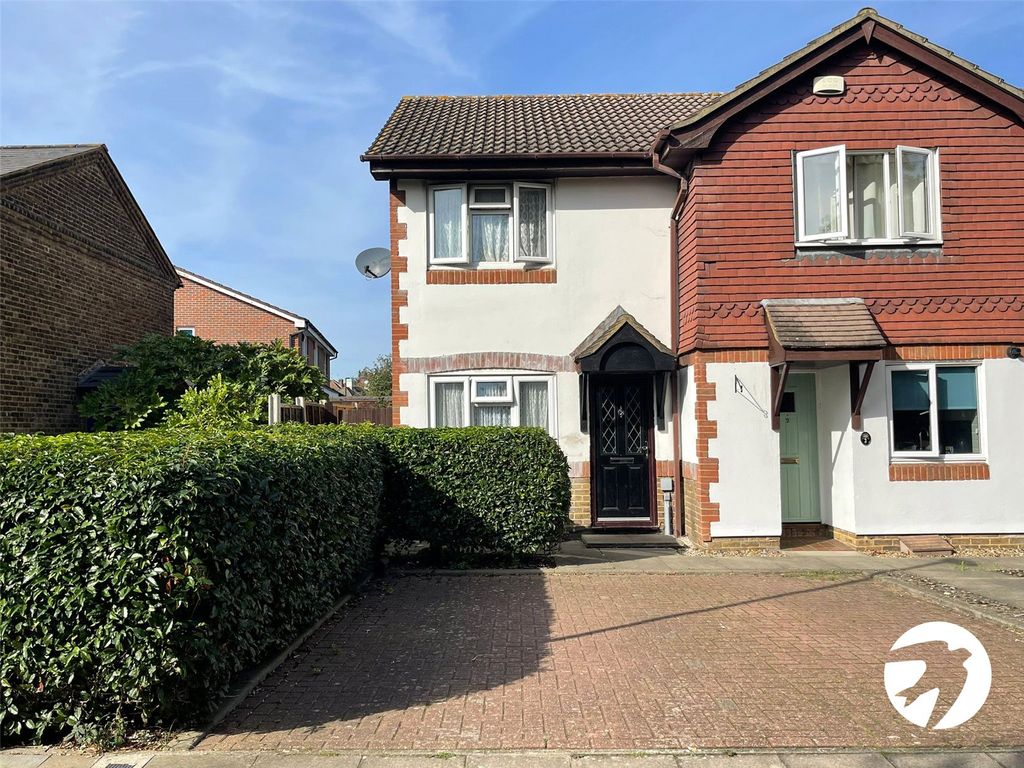 2 bed end terrace house for sale in Alice Thompson Close, Grove Park