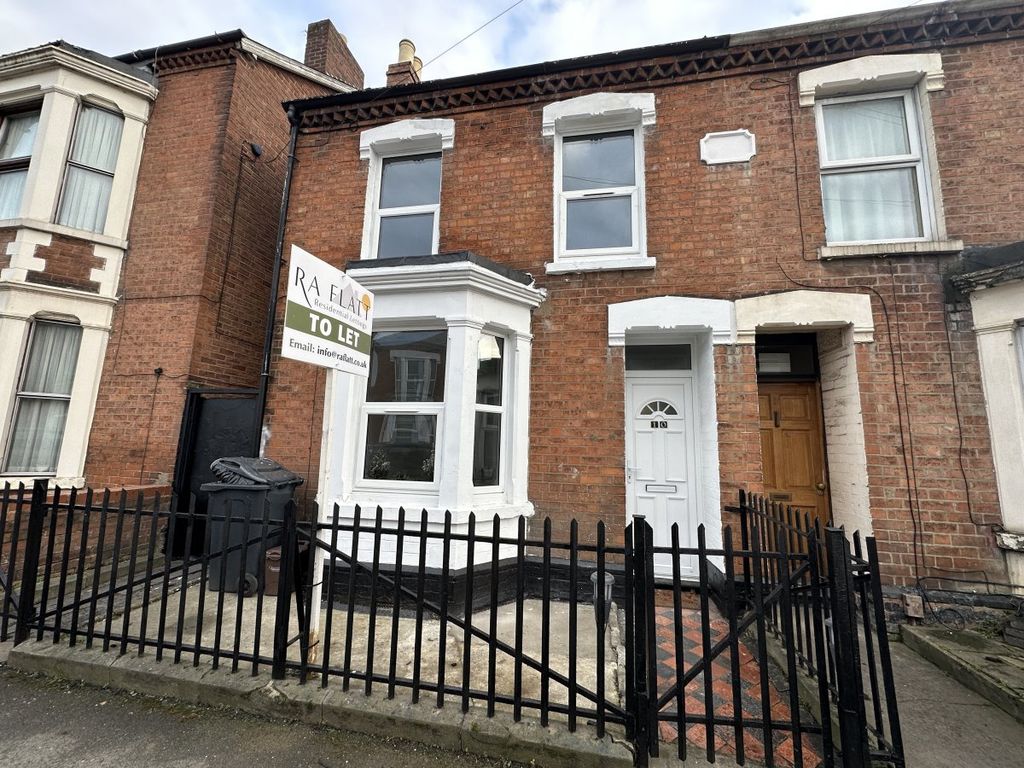 3 bed terraced house to rent in Derby Road, Tredworth, Gloucester GL1