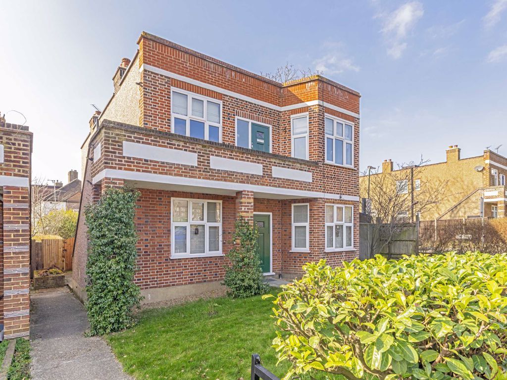 2 bed flat to rent in Meadway, Twickenham TW2 Zoopla