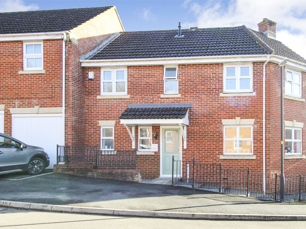 3 bed terraced house for sale in Waggoner Close, Swindon, Wiltshire