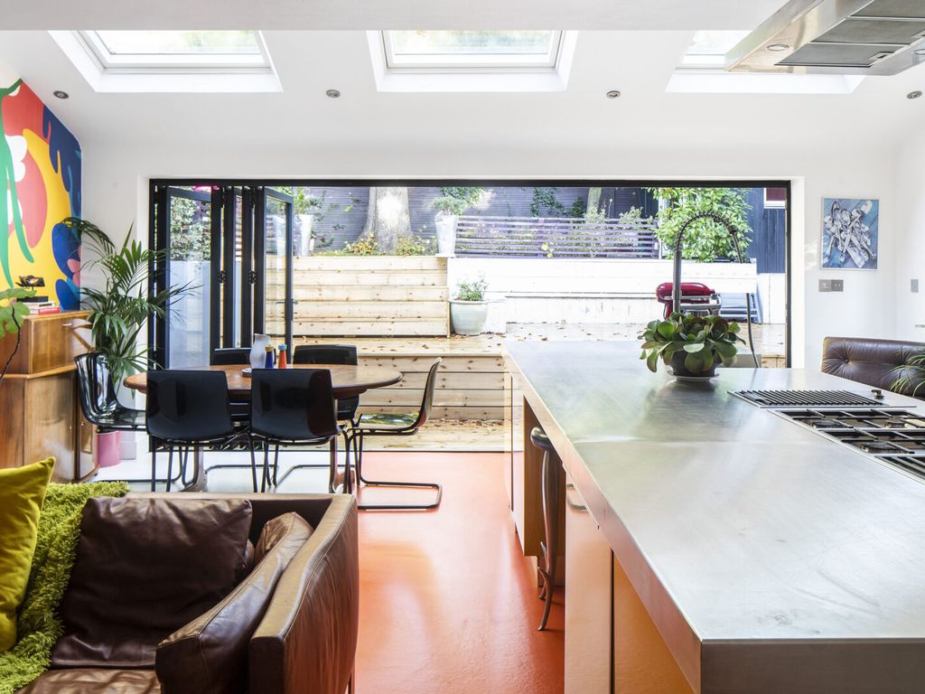 Stambourne Way, London SE19