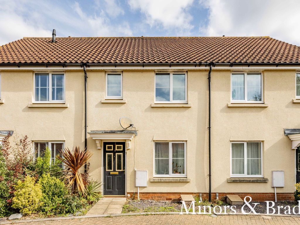2 bed terraced house for sale in Beech Drive, Little Plumstead, Norwich