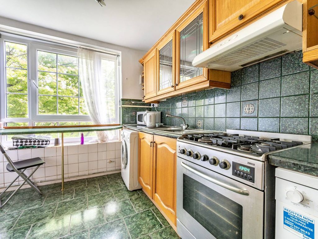 3 bed to rent in Meadow Road, Vauxhall, London SW8 Zoopla