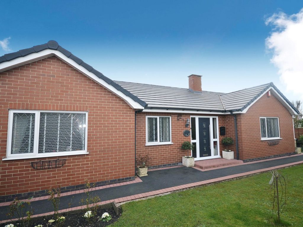 3 bed bungalow for sale in Rose Valley, Newhall, Swadlincote
