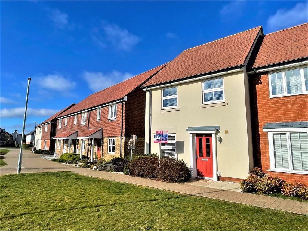 3 bed property for sale in Wagtail Walk, Finberry, Ashford TN25 Zoopla