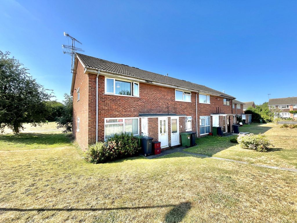 Cowper Close, Warwick CV34  