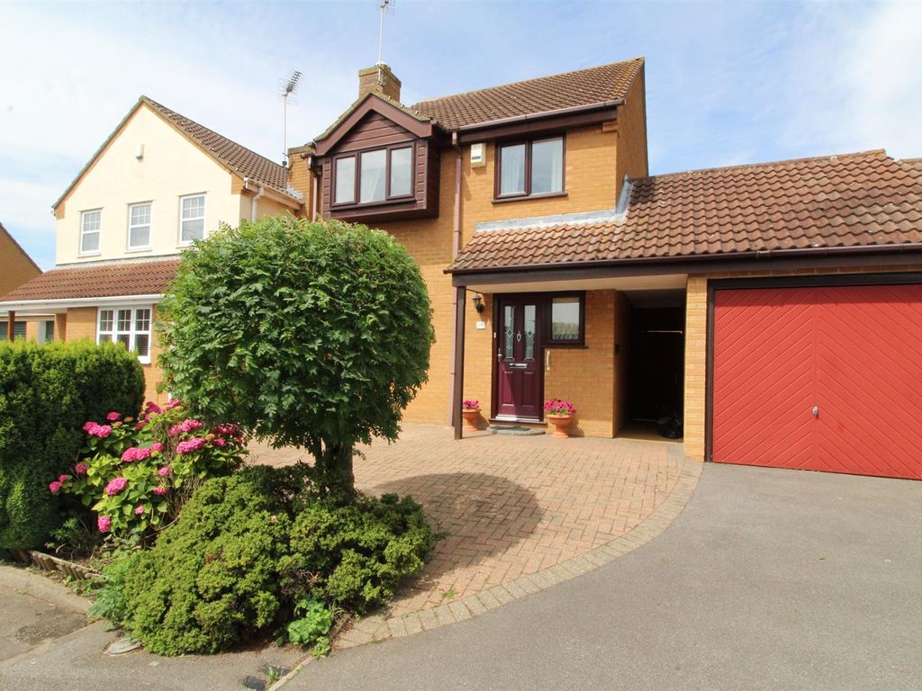 3 bed detached house for sale in Normandy Way, Bletchley, Milton Keynes