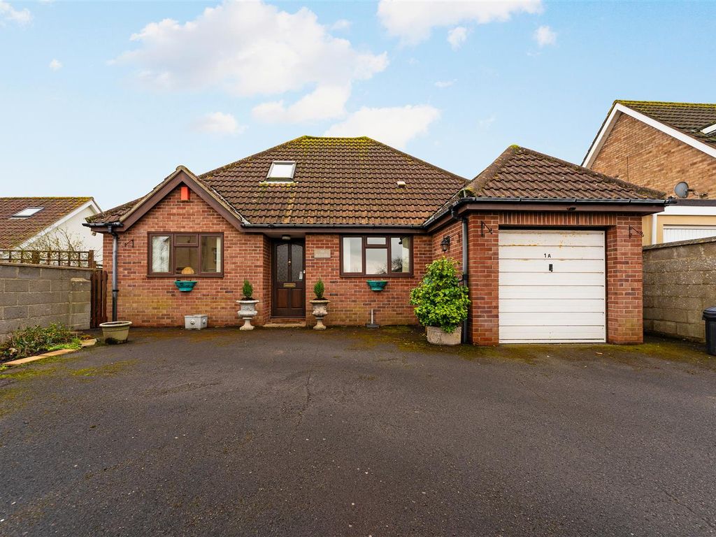 3 bed detached bungalow for sale in St. Marys Road, Hutton, Weston