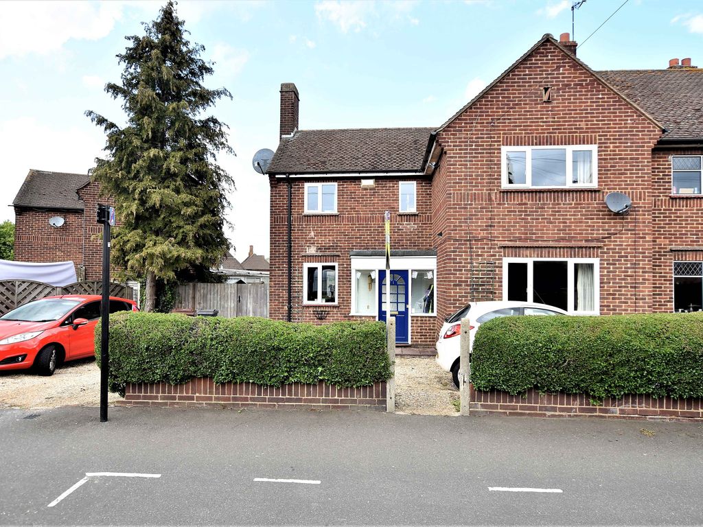 3 bed semidetached house for sale in Beech Road, Bedfont, Middlesex