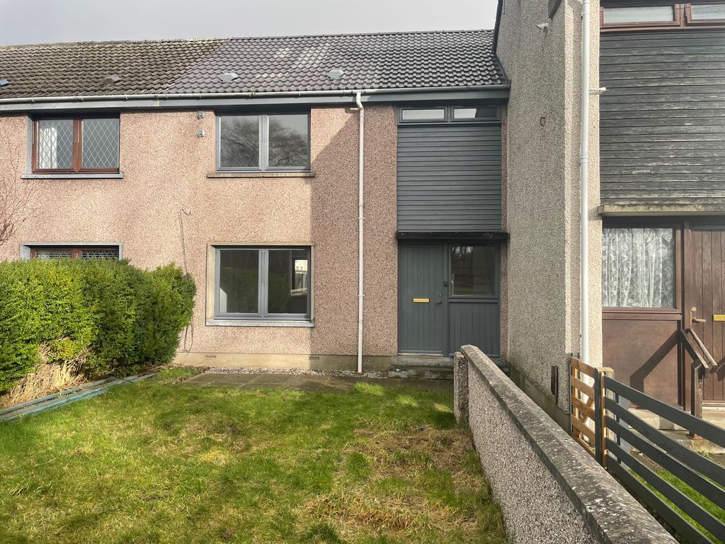 2 bed terraced house for sale in Kirkside, Alness IV17, £115,000 Zoopla