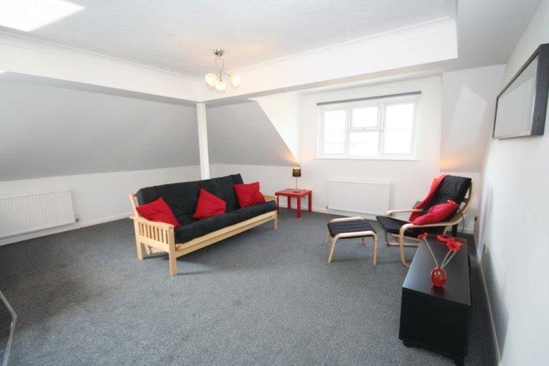 2 bed flat to rent in Abigail House, Hazelgrove Road, Haywards Heath