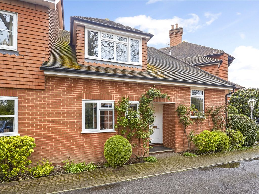 3 bed terraced house for sale in Leigh Corner, Cobham, Surrey KT11 Zoopla
