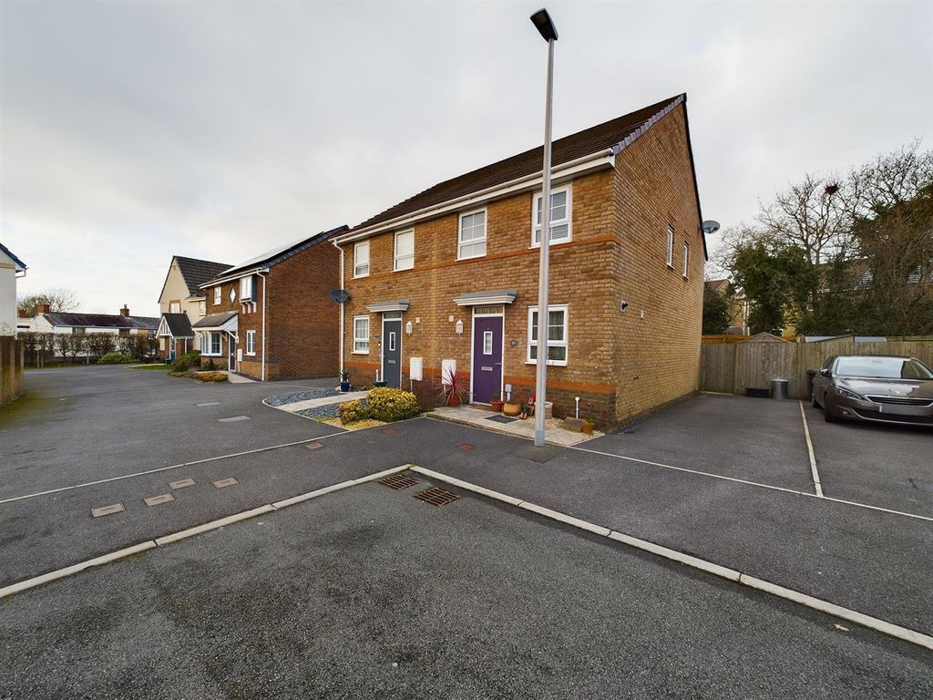 2 bed semidetached house for sale in Bryn Uchaf, Bryn, Llanelli SA14