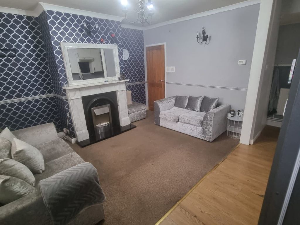 2 bed terraced house for sale in Undercliffe Road, Eccleshill, Bradford