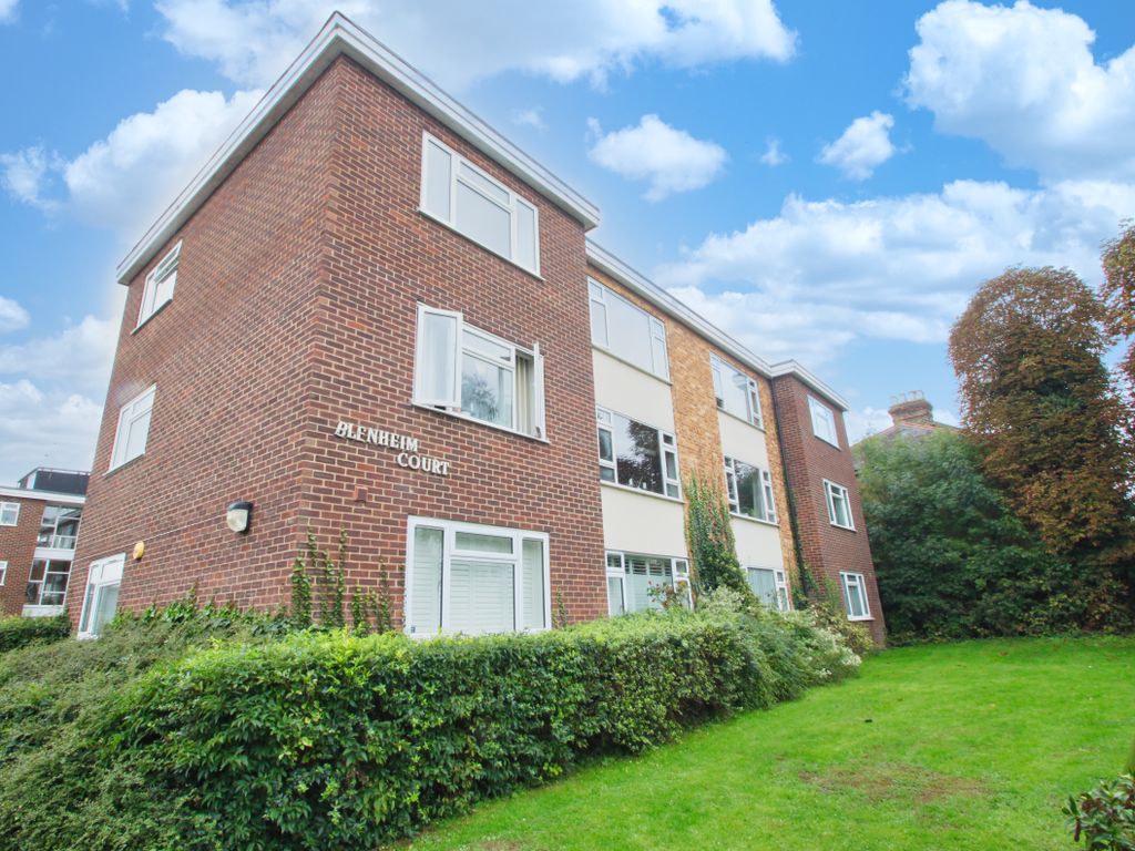 2 bed flat for sale in Horn Lane, Woodford Green IG8 Zoopla