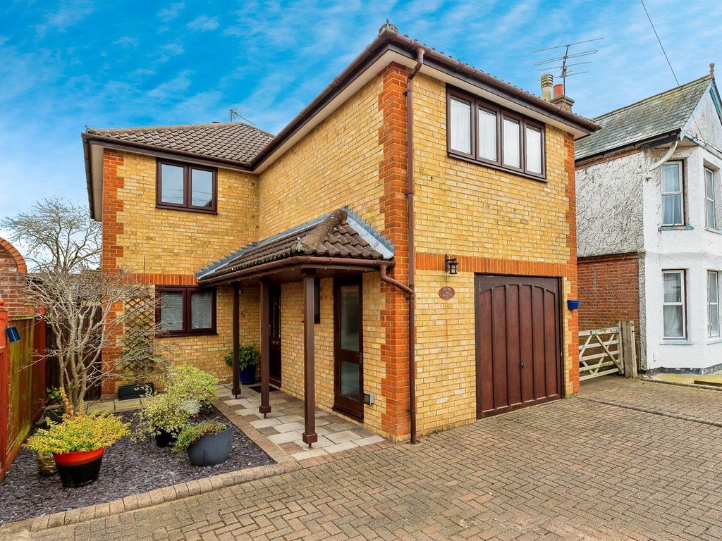 4 bed detached house for sale in Great Road, Hemel Hempstead Industrial