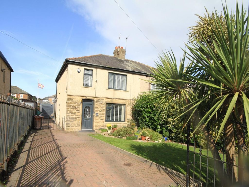 3 bed semidetached house for sale in Harrogate Road, Eccleshill