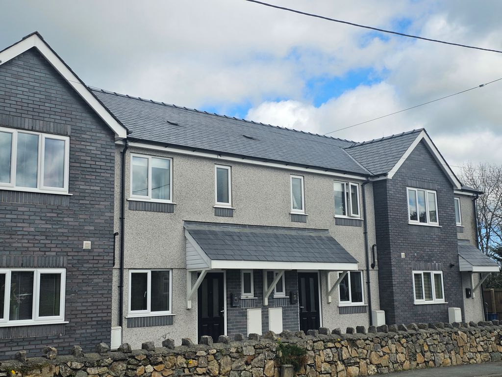 2 bed terraced house to rent in Penrallt, Llangefni LL77 Zoopla