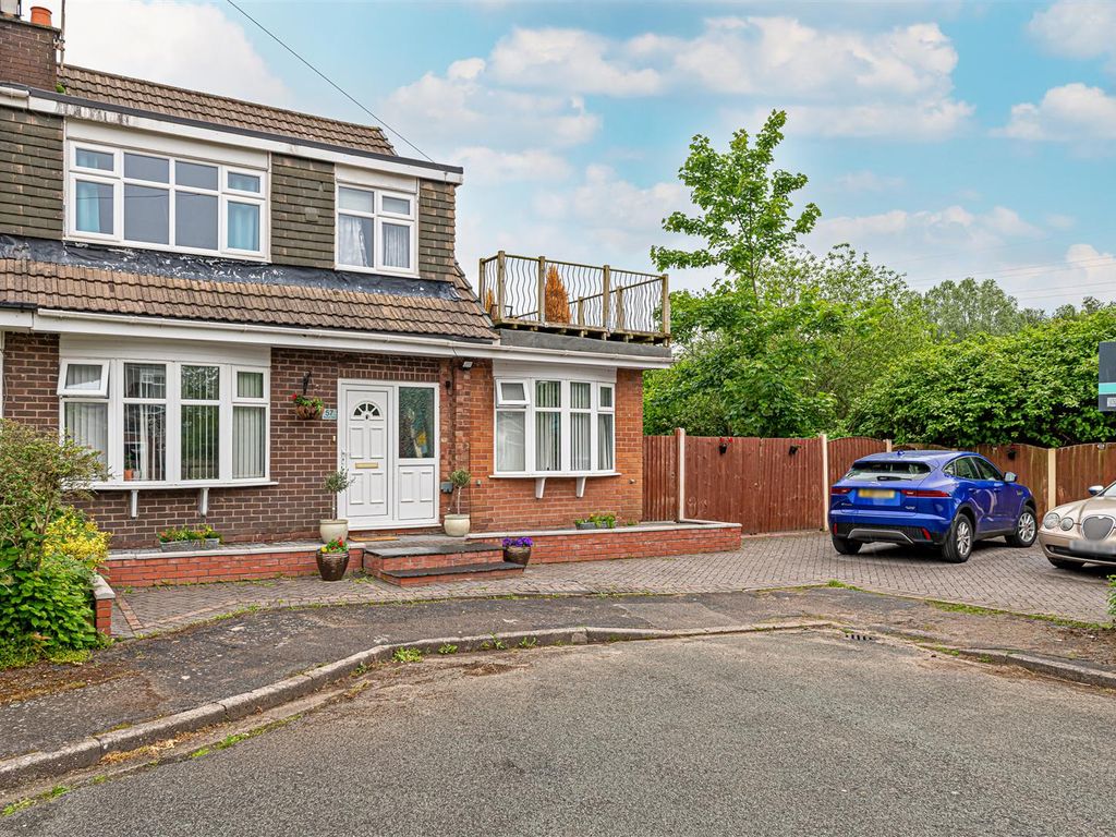 4 bed semidetached house for sale in Manston Road, Penketh, Warrington