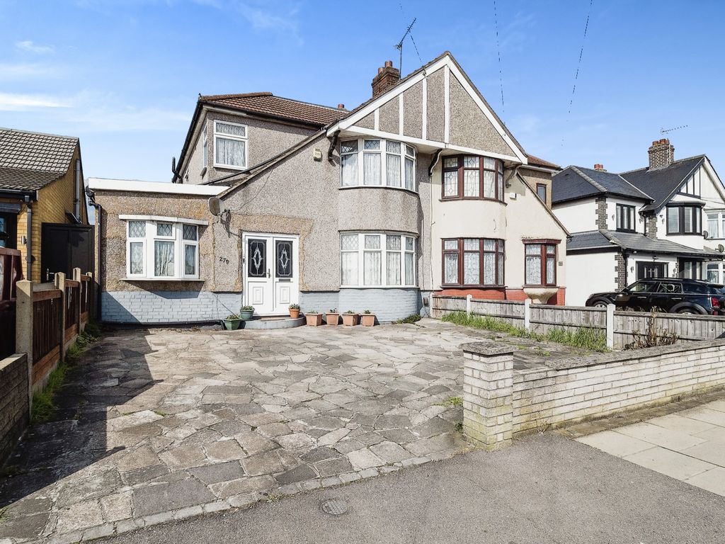 4 bed semidetached house for sale in Clayhall Avenue, Ilford IG5 Zoopla