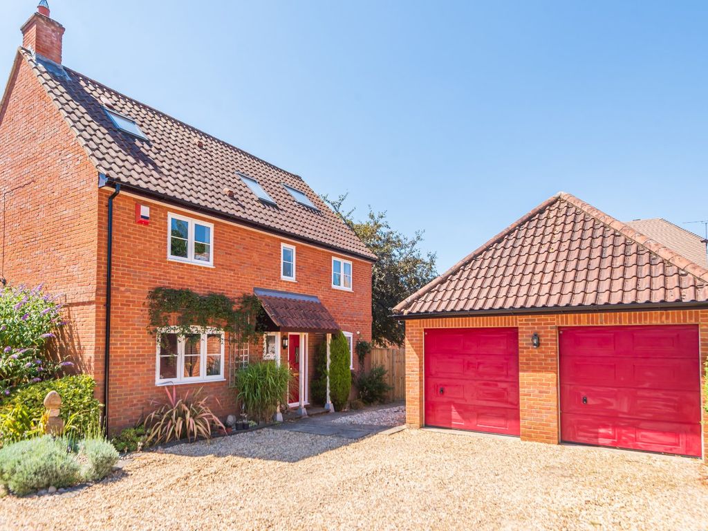 5 bed detached house for sale in Bramble Hill, Chandler's Ford