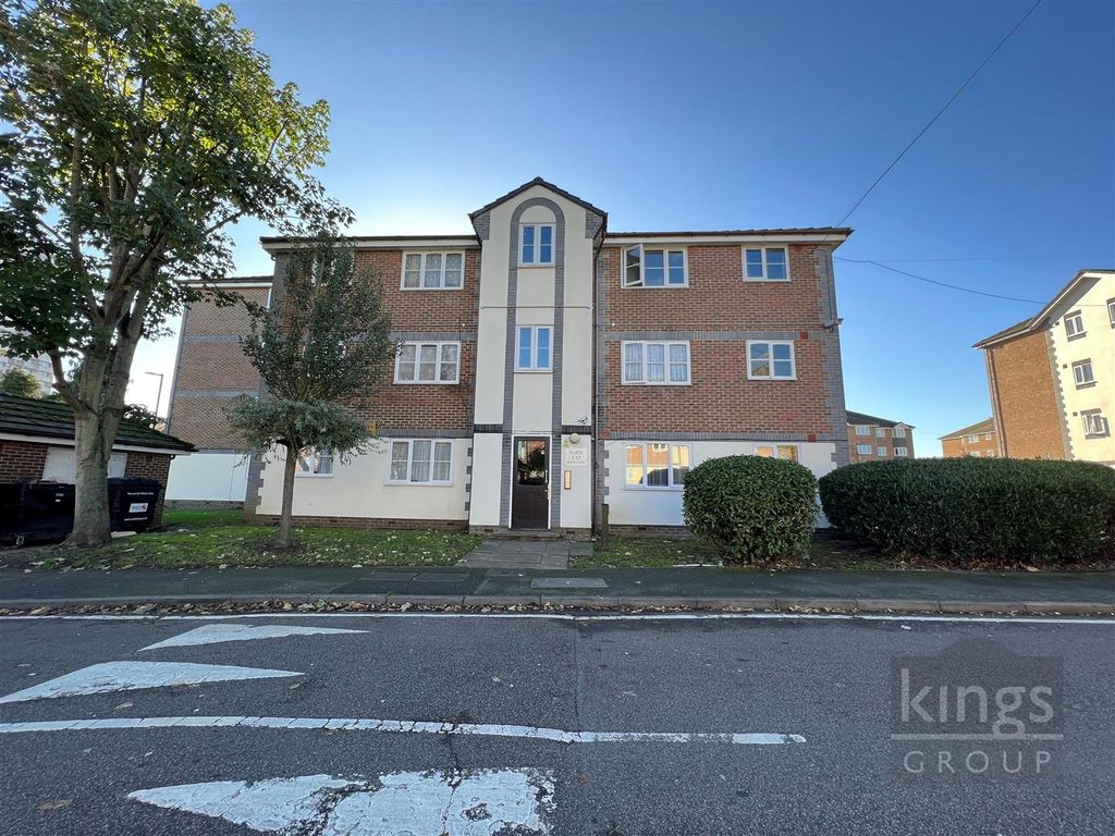1 bed flat for sale in Keats Close, Scotland Green Road, Enfield EN3