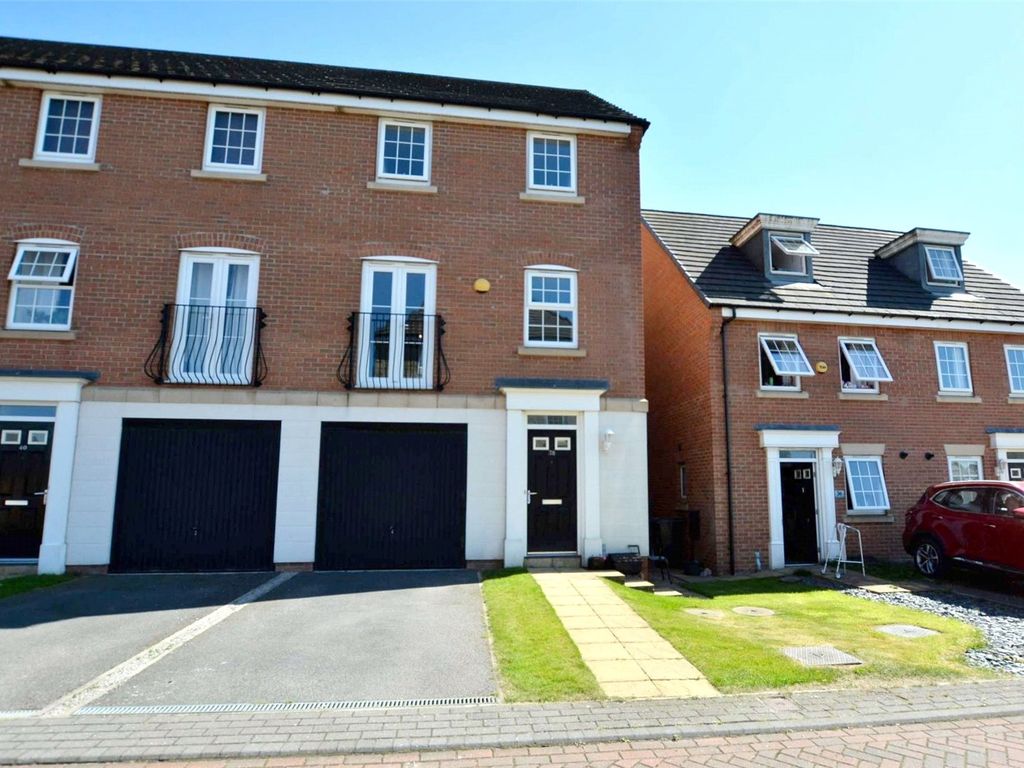 3 bed terraced house for sale in Henry Grove, Pudsey, West Yorkshire