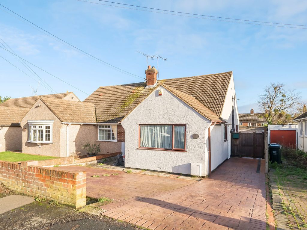 3 bed bungalow for sale in Harold Road, Hawley, Dartford, Kent DA2, £