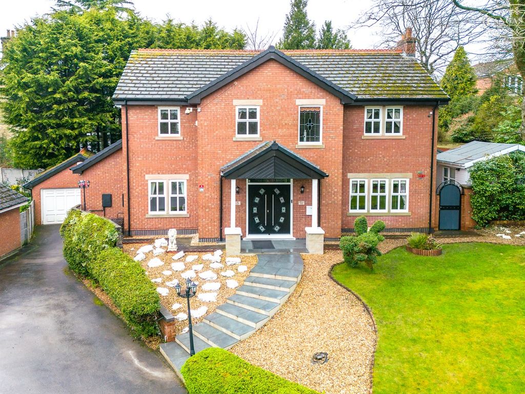 5 bed detached house for sale in Lamphey Close, Bolton BL1, £735,000