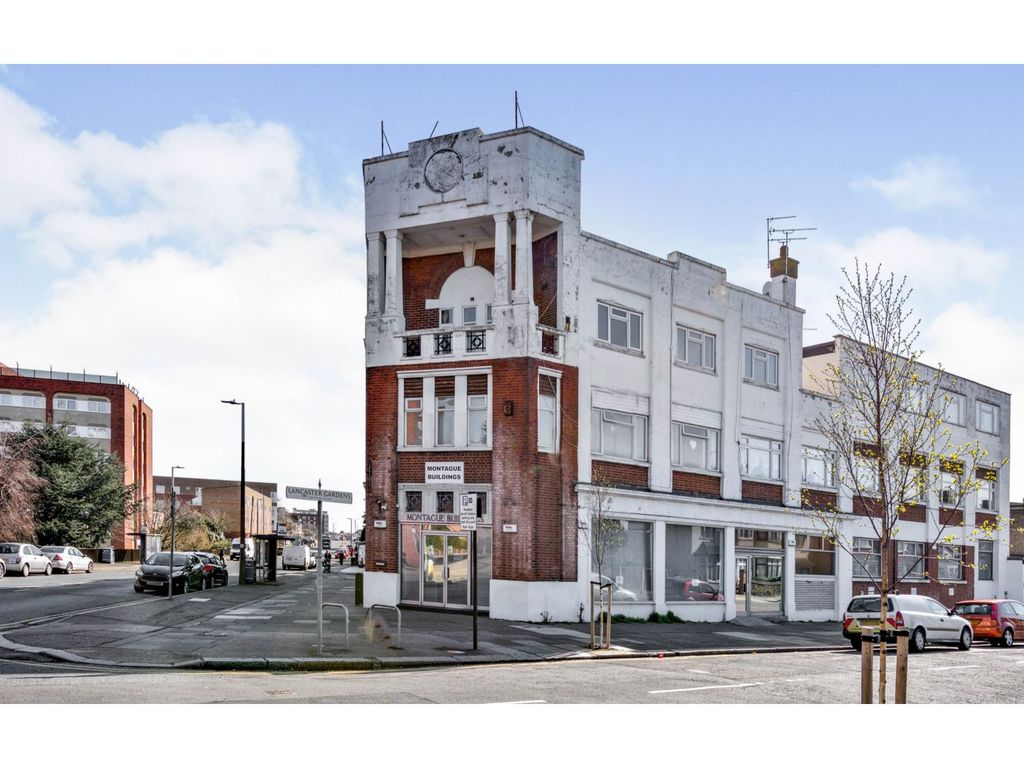 3 bed flat for sale in Southchurch Road, SouthendOnSea SS1, £190,000