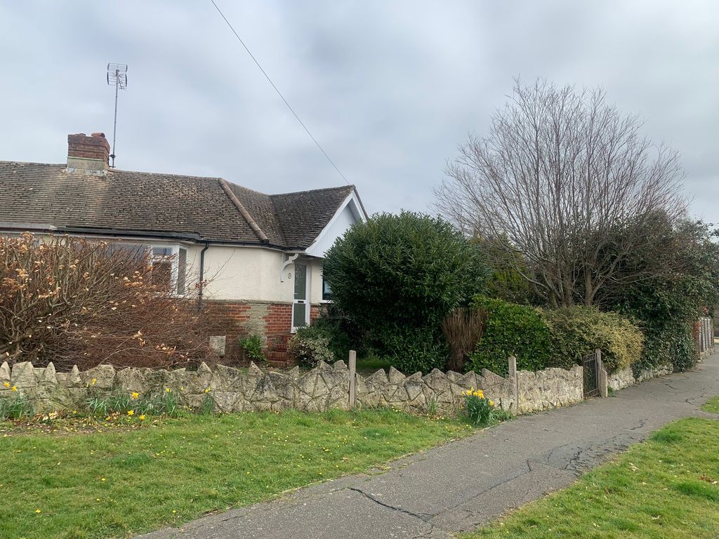 2 bed semidetached bungalow for sale in Adastra Avenue, Hassocks BN6 Zoopla