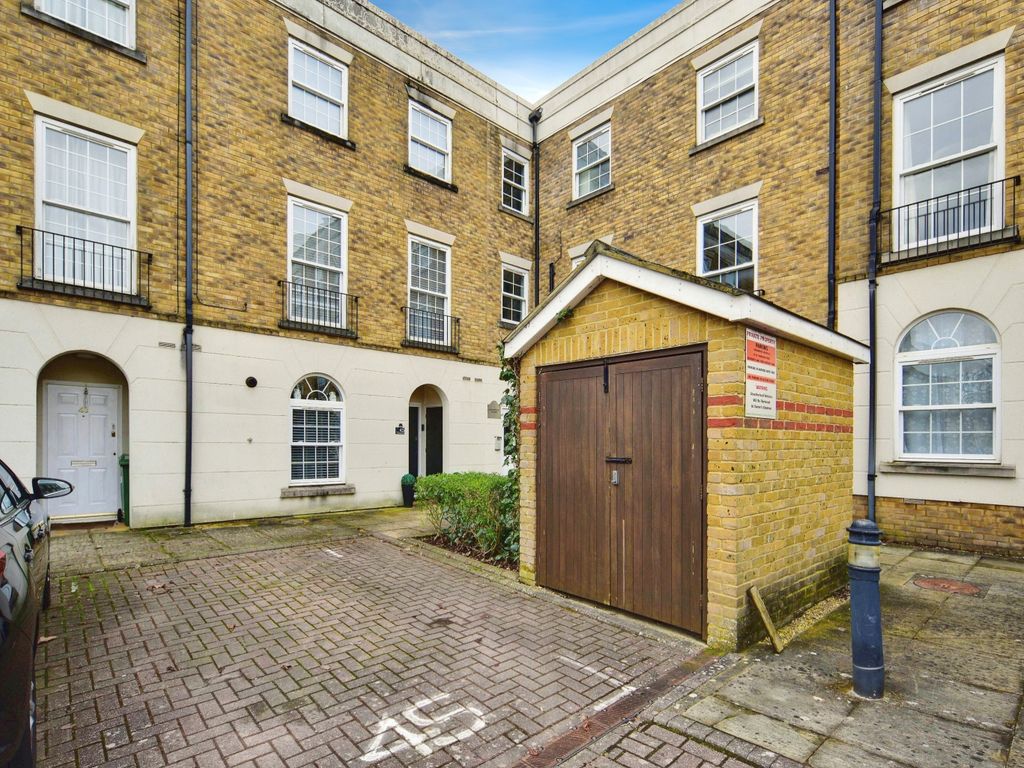 3 bed end terrace house for sale in Tarragon Road, Maidstone ME16, £415,000 Zoopla