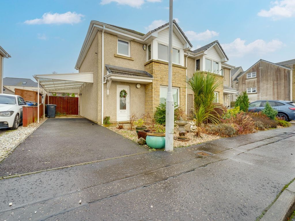 3 bed semidetached house for sale in Oakfield Court, Kelty KY4, £