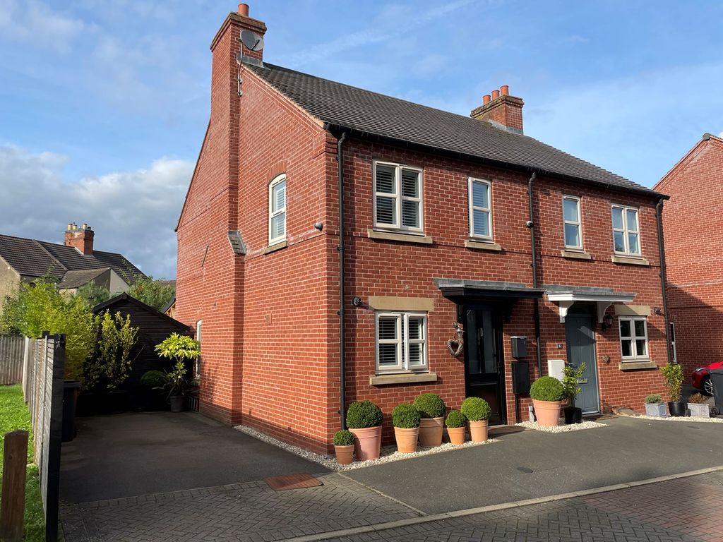 2 bed semidetached house for sale in Fox Leys Drive, Coalville LE67, £126,000 Zoopla