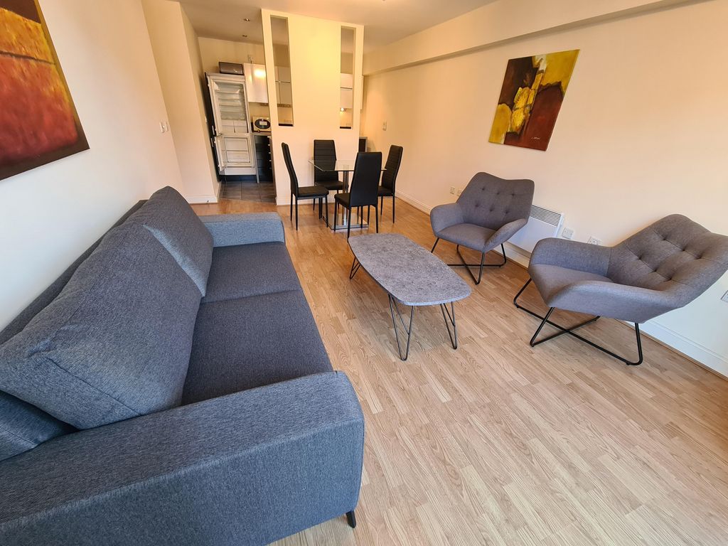 1 bed flat to rent in Southside, St. John's Walk, Birmingham B5, £900