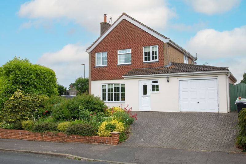 3 bed detached house for sale in Fyfield Close, Wantage OX12, £450,000