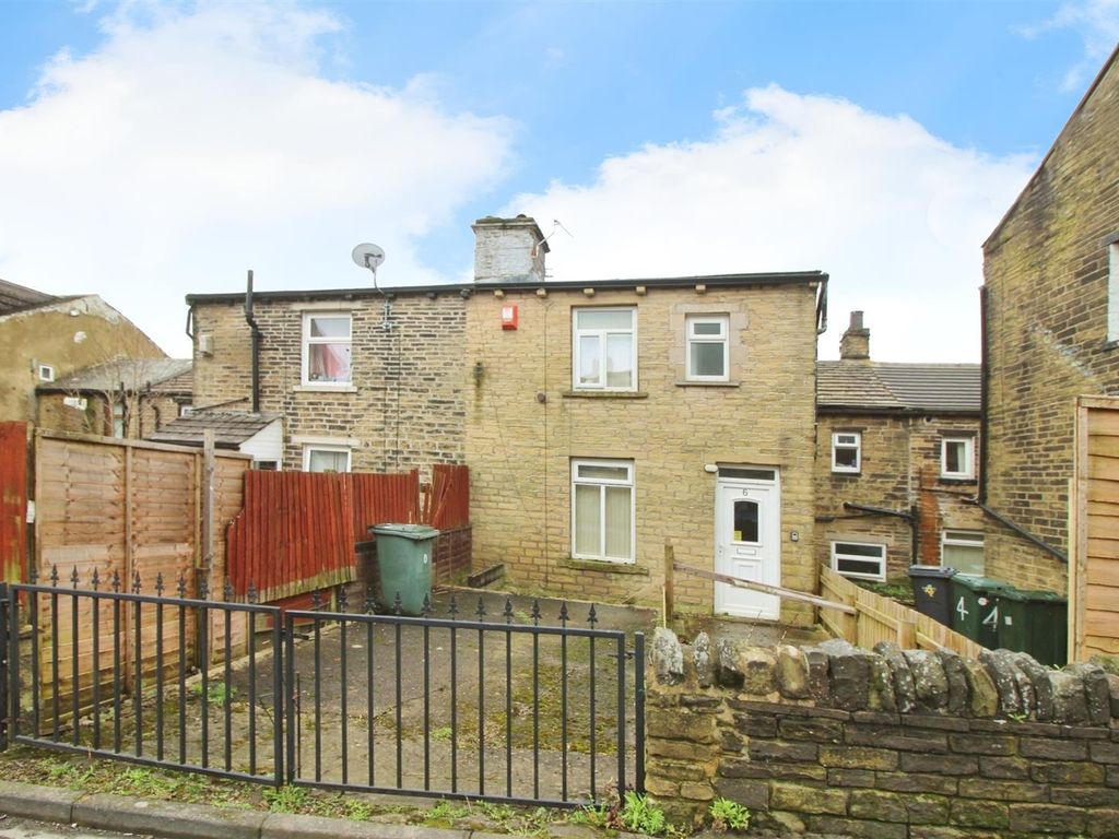 1 bed terraced house for sale in Whitehead Place, Bradford BD2, £65,000