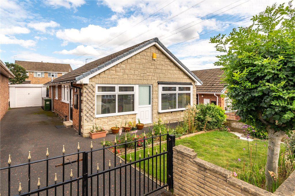 3 bed bungalow for sale in Rae Court, Stanley, Wakefield, West